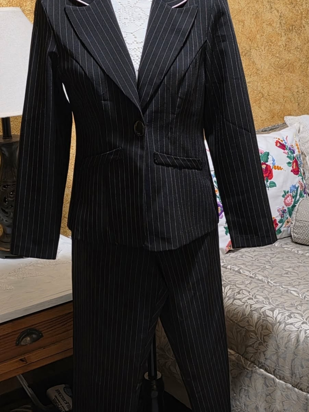 Source Unknown Black Pinstripe Women's Blazer and Pants Suit